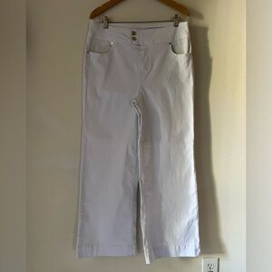 NWT 1822 Denim High Rise Wide Leg Jeans in White size 26/31/32